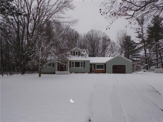 15 Hilltop Dr, North Chili, NY 14514