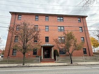 20 Locust St Unit 202, Medford, MA 02155