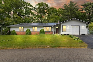17 Massachusetts Ave, Brockton, MA 02302