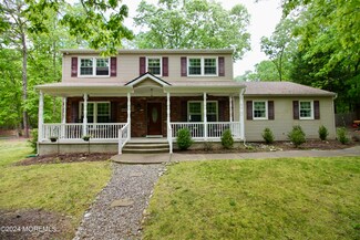 4 Oakwood Dr, Shamong, NJ 08088