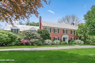 12 Lindsay Dr, Greenwich, CT 06830