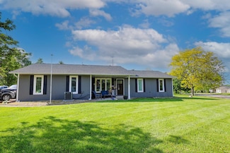 707 Bluffview Dr, Angola, IN 46703