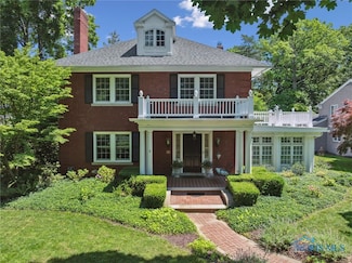 3614 Edgevale Rd, Ottawa Hills, OH 43606
