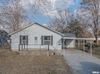 1431 Patterson St, Centralia, IL 62801