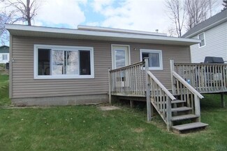 17295 Stevens Forest Lake St, Cassopolis, MI 49031