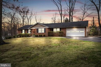 10 Forest Ln, Ewing, NJ 08628