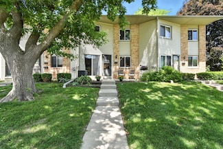 W169N11470 Biscayne Dr Unit 7, Germantown, WI 53022