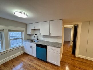 16 Mayflower St Unit 3, Providence, RI 02906