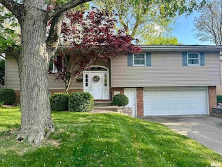 2526 W Huntington Dr, Peoria, IL 61614