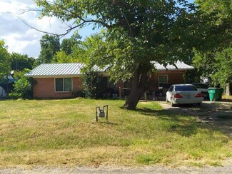 705 E 11th St, Kemp, TX 75143