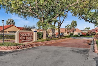 631 SW 113th Ave, Pembroke Pines, FL 33025