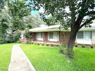 225 Hannah Dr, Clinton, MS 39056