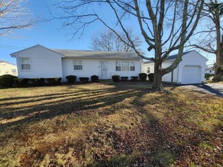 38 Greenwood Rd, Somerset, MA 02726