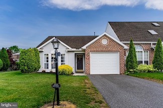 39 Greenfield Dr, Carlisle, PA 17015