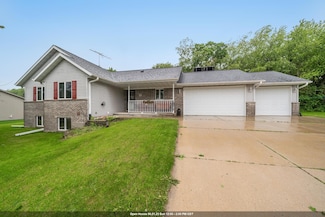 223 Willow Creek Rd, Rosendale, WI 54974
