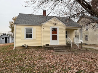 858 S English Ave, Marshall, MO 65340