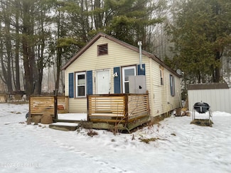 932 Hayesburg Rd, Brant Lake, NY 12815