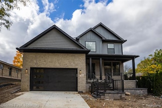 924 Carrington Dr, Northville, MI 48167