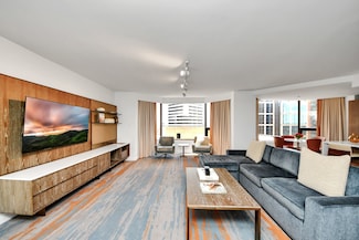 1300 Lamar St Unit 2405, Houston, TX 77010