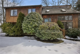 10 Patricia Dr, North Providence, RI 02904