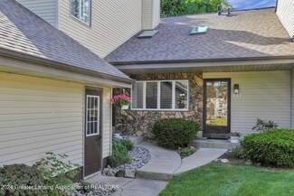 1114 Timbercreek Dr Unit 40, Grand Ledge, MI 48837
