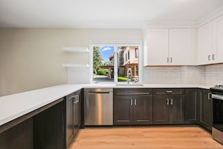 11 Maple Ave Unit 202, Greenwich, CT 06830