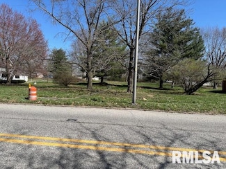 1074 N Main St, Jacksonville, IL 62650