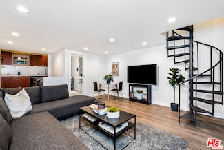 717 Huntley Dr, West Hollywood, CA 90069