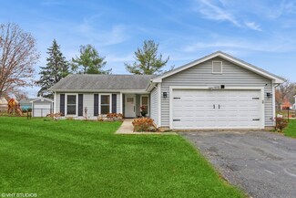 905 Red Coach Ln Unit 128, Algonquin, IL 60102