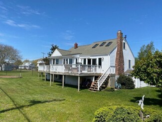38 Academy Dr, Buzzards Bay, MA 02532