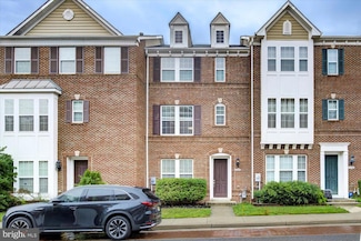 2046 Blunt Ln, Alexandria, VA 22303
