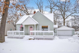 3454 Mccracken St, Norton Shores, MI 49441