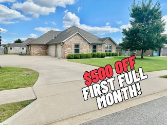 5811 S 67th St, Cave Springs, AR 72718