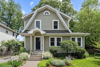 58 Iroquois Rd, Arlington, MA 02476