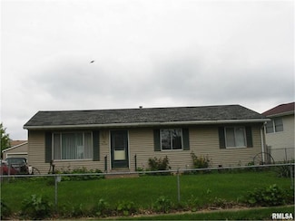 614 W 64th St, Davenport, IA 52806