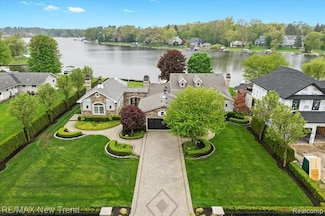 3767 Carrie Ln, Commerce Township, MI 48390