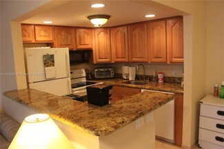 189 Lyndhurst M Unit 189, Deerfield Beach, FL 33442