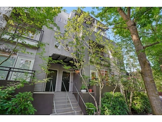 2327 NW Northrup St Unit 7, Portland, OR 97210