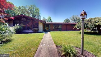 424 6th Ave, Bellmawr, NJ 08031