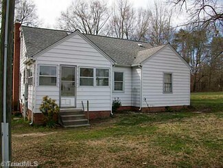 2722 Nc Highway 62 E, Liberty, NC 27298