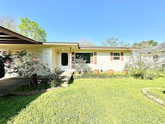 1022 S Booth Ln, Alvin, TX 77511