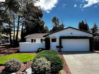 100 Lily Ct, Hercules, CA 94547