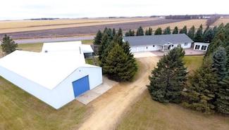 1318 161st St, Holland, MN 56139