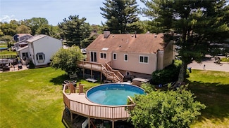 29 Valley View Dr, Cranston, RI 02921