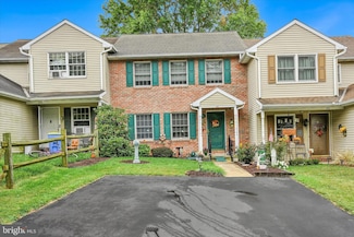 41 Parkview Dr, Reinholds, PA 17569