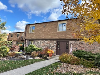 1123 Marcia Ave Unit 101, West Bend, WI 53090