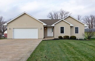 102 South St, Monroe Center, IL 61052