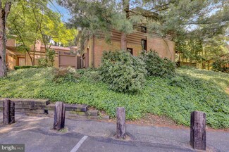 180 Oakmont Ct, Reading, PA 19607