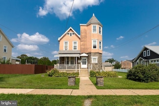 27 Garfield Ave, Norwood, PA 19074