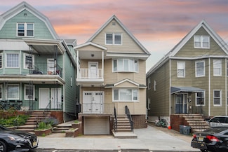 71 W 54th St, Bayonne, NJ 07002